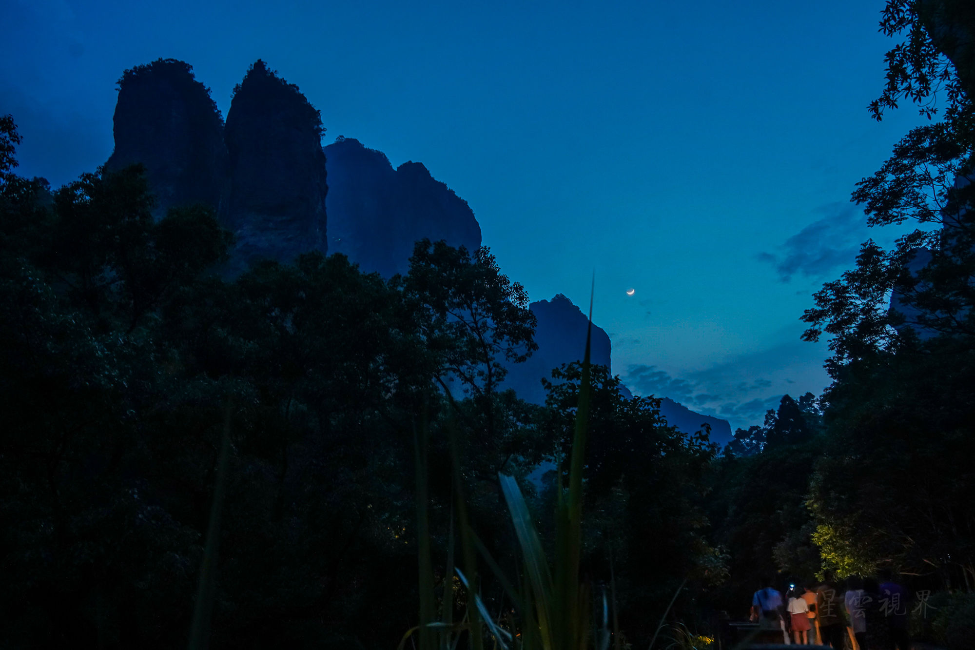 山峰|神奇梦幻的雁荡山灵峰，白天夜晚来两次，日景耐看，夜景销魂