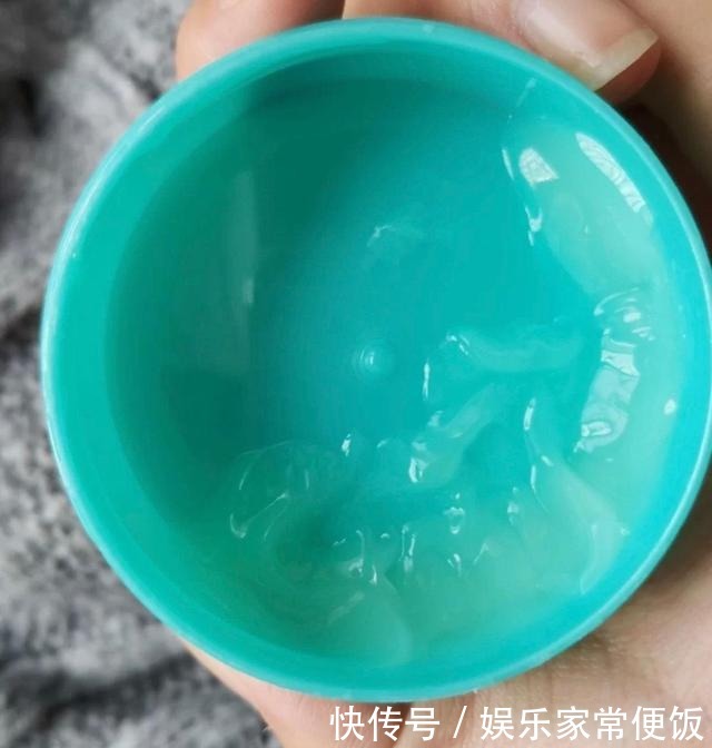 水杨酸|不到10元的国货有哪些是好的安安补水霜一定要试，粉刺露真给力