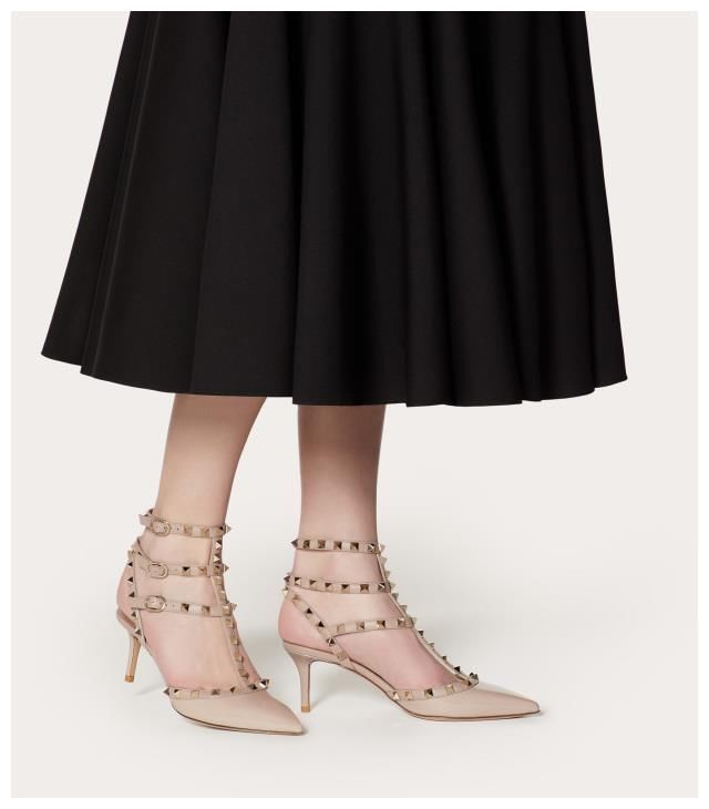 高跟鞋|满身都是铆钉的奢侈品高跟鞋,华伦天奴靠出众博眼球,性感度极高