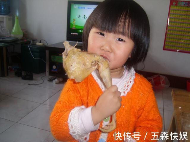 食物|孩子啥时候吃盐最合适是否越迟越好儿科医生很多家长做错了