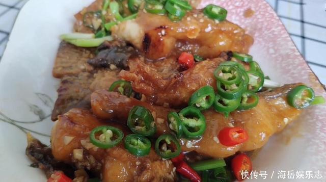 草鱼|红烧鱼块的家常做法,鱼块外酥里嫩,酱香入味,比饭店的还好吃