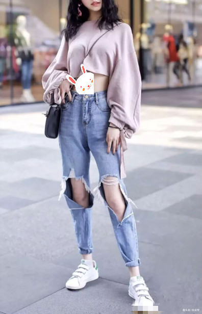 美态 夏季穿搭频率很高的牛仔裤，拉伸身材比例，轻松展露时尚的美态