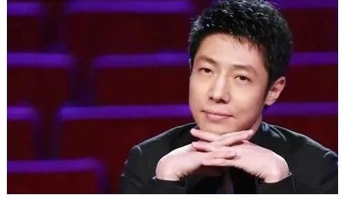 央视终于出手！撒贝宁回归《今日说法》引发热议