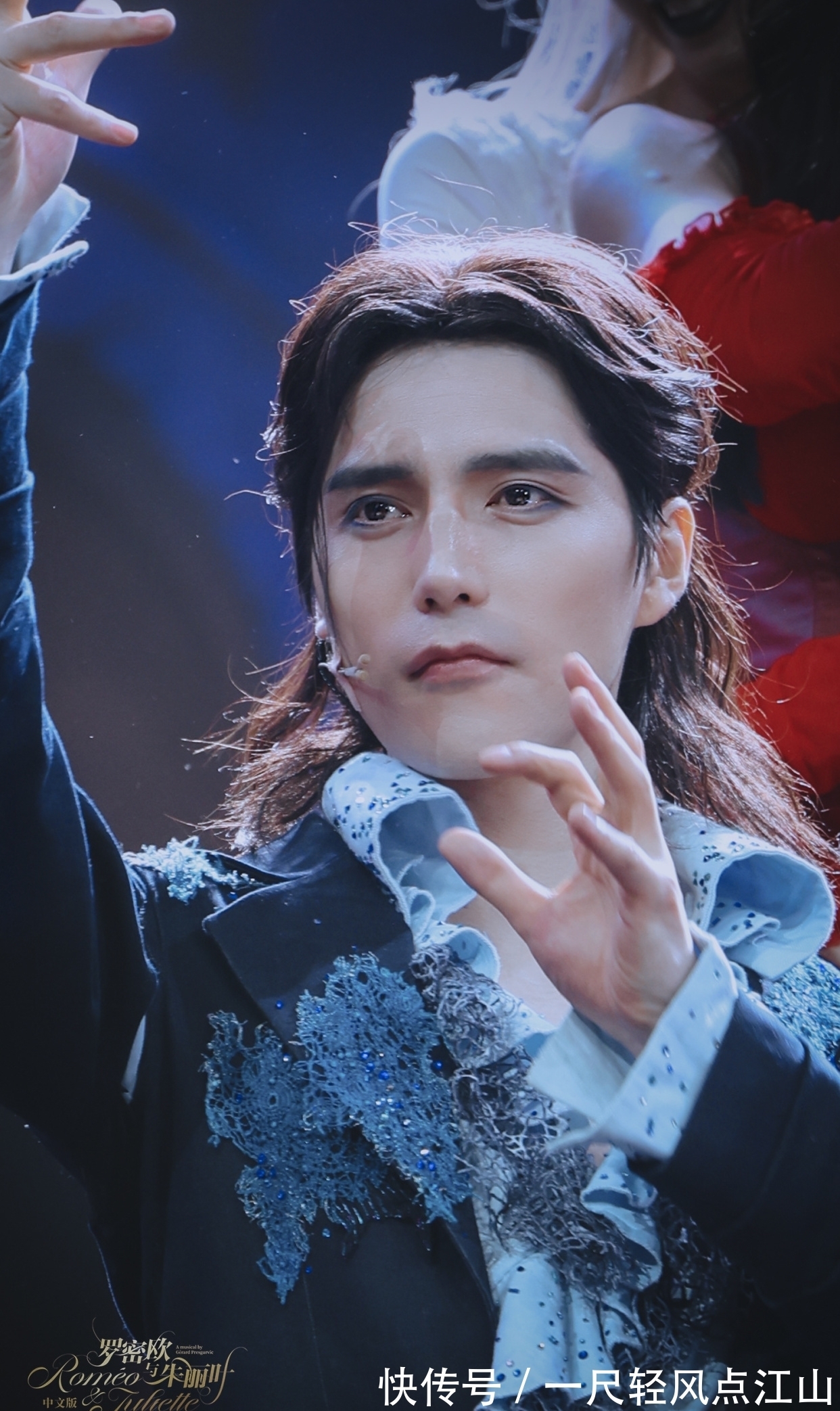 古典$他就像一幅古典的油画一样,真好看!