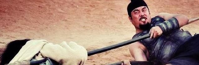 单挑|三国里敢主动单挑吕布的，大概也就这4个人，有一个连吕布都怕！