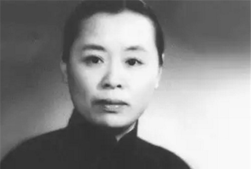 母亲|妹妹裹脚痛哭,哥哥:别裹了,嫁不出我养!后哥哥用一生兑现诺言