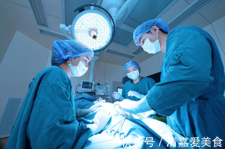 中药|治疗癌症,中医好还是西医好?肿瘤科医生讲到了根本上