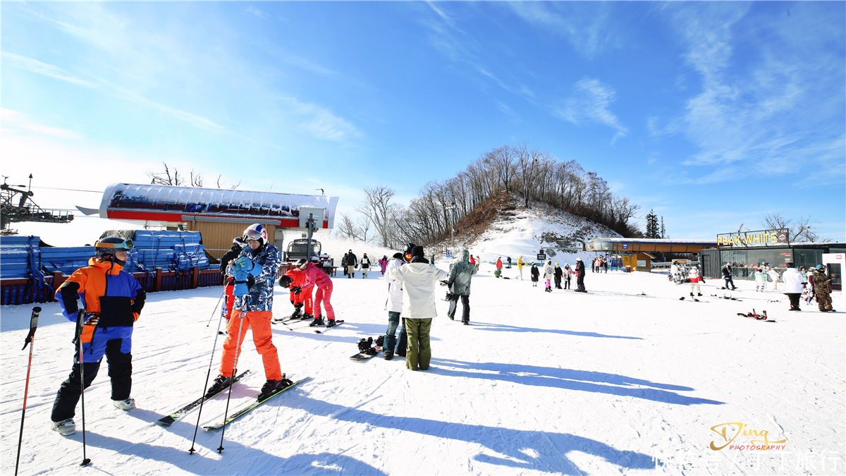 滑行|雪对南方人是个奢侈词，在长白山百年丛林中滑行，身临异域国度中