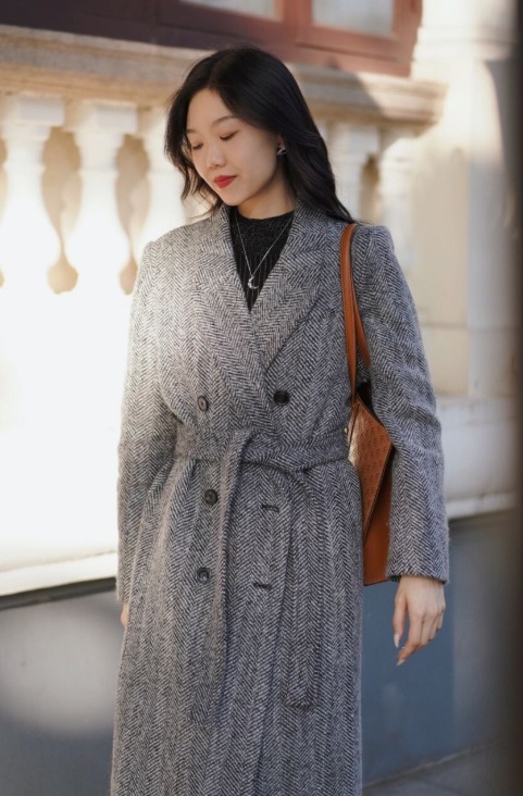 冬天|冬天大衣要怎么穿才高级?从款式和搭配入手,让你轻松美出新高度