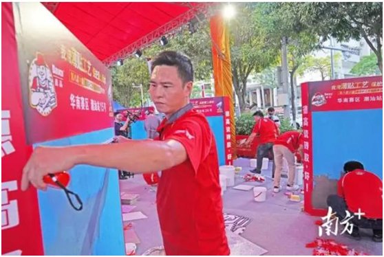 瓷砖胶|“小瓷砖”贴出“大工匠”