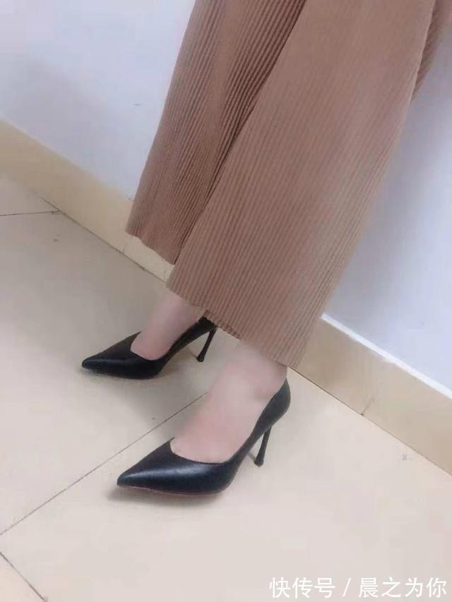 前沿 尖头细跟鞋是潮水的前沿,文雅又布满时尚魅力