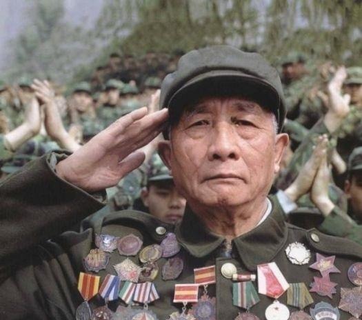 对联!千古绝对!上联周瑜看小桥流水,网友对出的下联绝了!