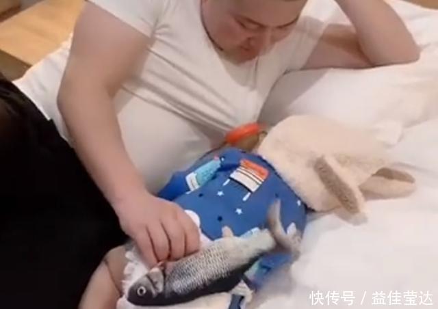 断奶|亲爸为给娃断夜奶,想出的这一招太有创意获高赞,网友:大写的服
