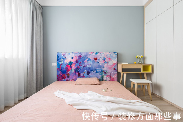 装修|110平现代简约风三居室,浅色木质电视柜增添一抹现代高级质感