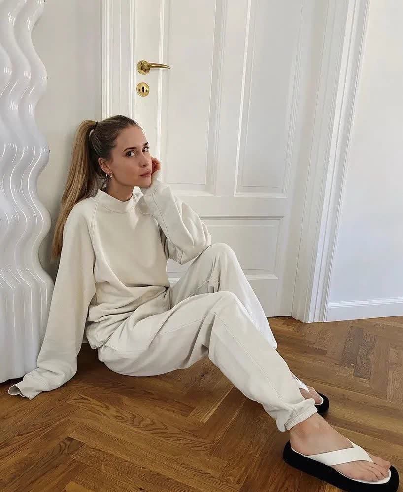 yeezy|目测增高10cm 的凉鞋你不馋吗?