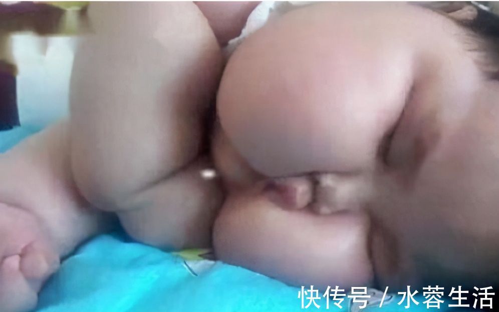 老人|奶奶任由2岁孩子吃油腻食物,竟然胖到40斤,宝妈:说了也不听