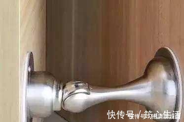 工人|工人要是把门吸装在这里，马上喊停让他重装，否则一分钱都别给