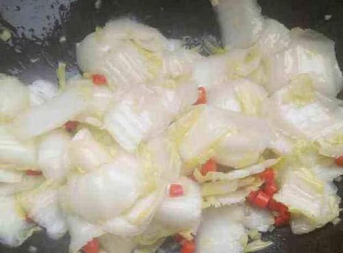 冬天就馋这道菜,三两下炒一锅,上桌吃个精光,我家隔天吃一次