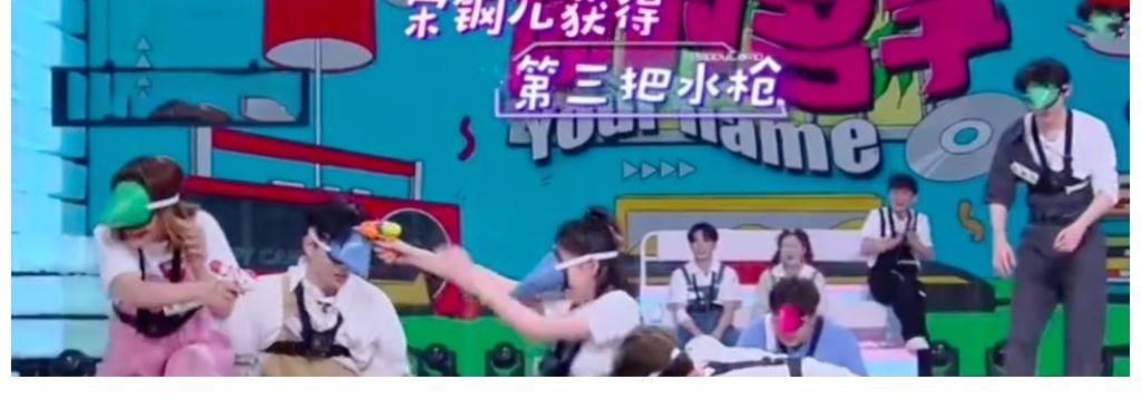 大本營(yíng)|《快本》里玩?zhèn)€游戲，網(wǎng)友嗑出了兩對(duì)cp！宋祖兒這體質(zhì)也是厲害