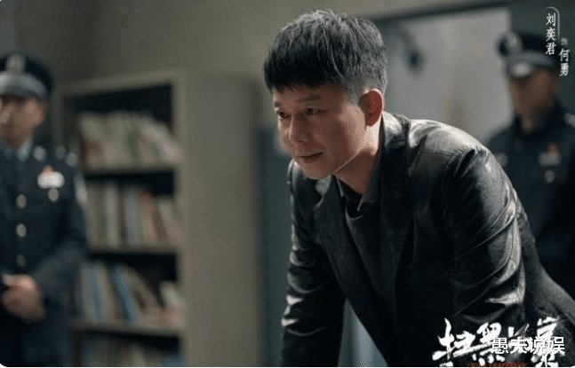 张艺兴|大哥孙红雷霸气回归,硬汉张艺兴紧随其后,《扫黑风暴》你值得看!