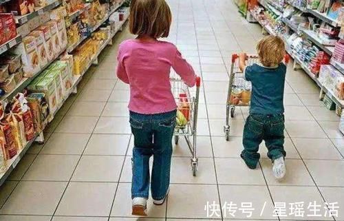 金钱|男孩花100元买饮料,妈妈去质问店家,老板看看监控就明白了