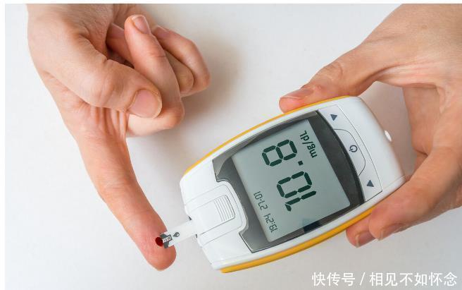 血糖升高|糖尿病医生别只知道少吃甜的,3种咸食物也少吃,以免血糖升高