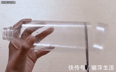 冲刷|下水道堵了，她随手丢进两块药片，不到1分钟就疏通了