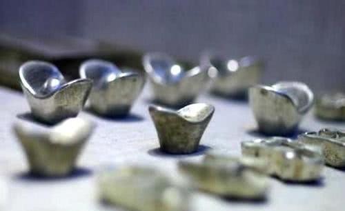 清政府|曾国藩一个月工资不到3000元,清朝当真就这么穷?答案让人想不到