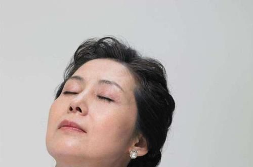 更年期|女性刚刚进入更年期后，每天坚持运动，身体会出现3种惊喜变化