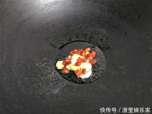 凉拌黄瓜|凉拌黄瓜,先放盐就错了,老妈用了40年的方法,清脆爽口嘎嘣脆