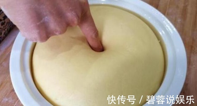 奶奶快速发面的秘诀,除了酵母,加几滴“它”,十分钟发“满盆”