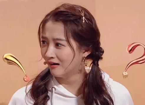 《王牌》关晓彤被惩罚,需要晒出最爱人的丑照,上镜却不是鹿晗