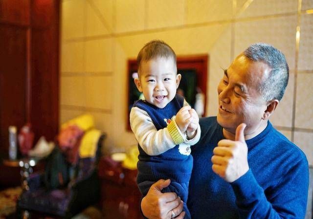 关键期|宝宝的语言发展有“阶段性”,把握好这三个关键期,帮宝宝早发声