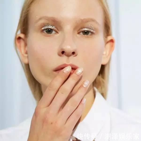 这个秋冬给指甲“穿毛衣”,日韩最新流行趋势真让人看不懂了