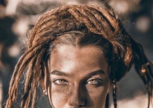 脏辫|非洲人的“脏辫”究竟有多邋遢,头发入水的那一瞬间,画面太美