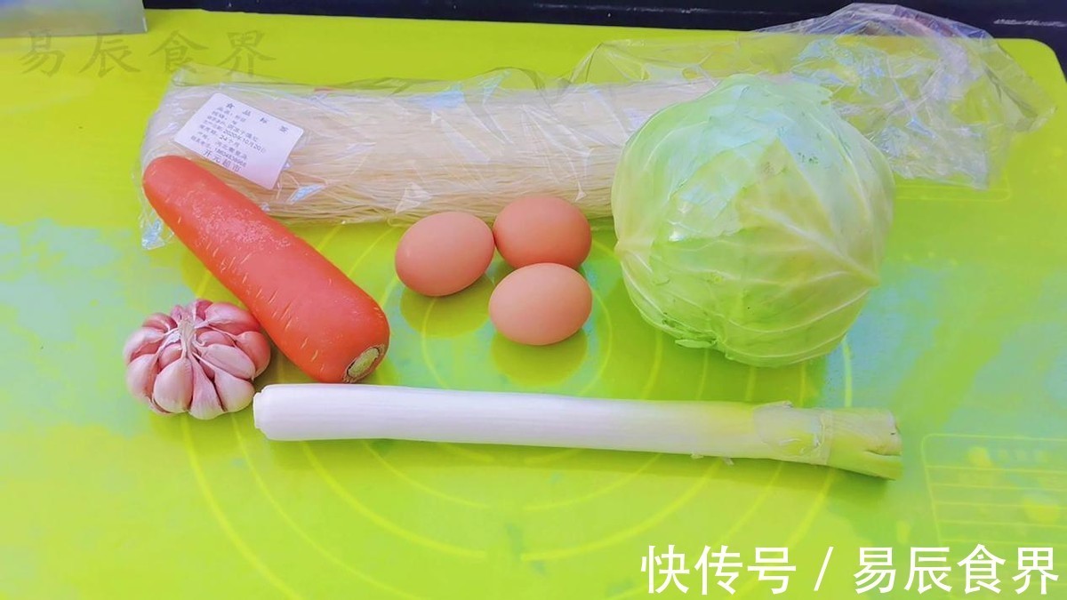 一日三餐|包菜搭配细粉丝，简直是绝配，口感细腻滑口，有点香