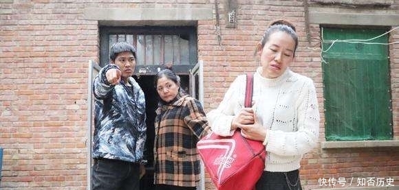 重男轻女|老人重男轻女,供侄子读书却不供女儿,老无所依,女儿的话太现实
