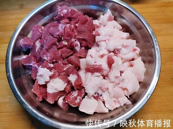 肉臊子夹馍|陕西美食小吃肉臊子,拌面夹馍的正宗做法,看着都让人直流口水
