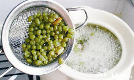 滴上几滴白|绿豆汤怎样熬才不发红大厨只需多做这一步,绿豆汤久熬不红