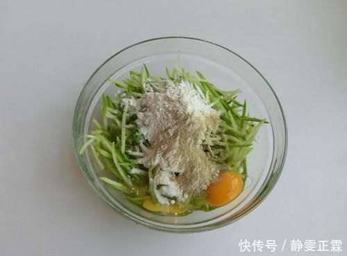 一个萝卜,两个鸡蛋,这样做超好吃,不炒不炸,香酥可口,真香