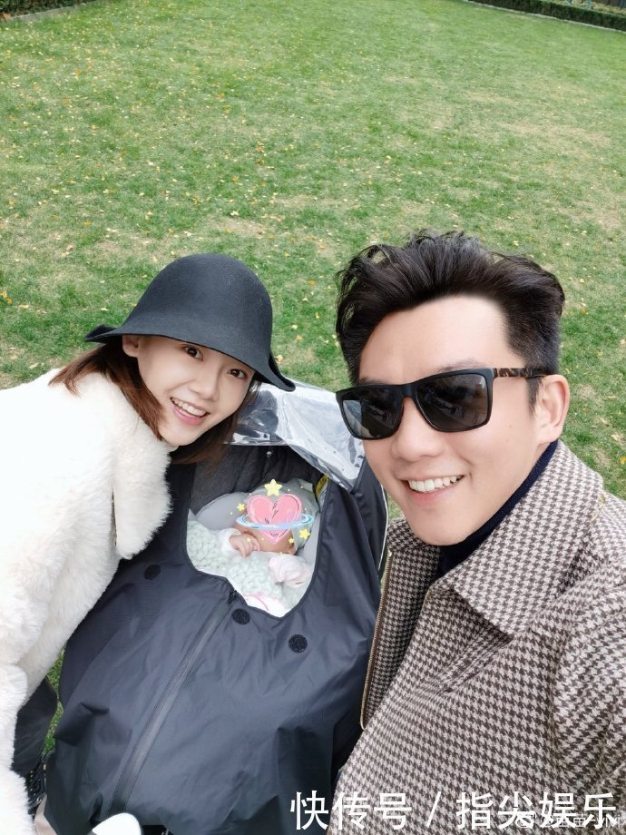 郑恺拼命赚奶粉钱,圈外又开火锅店,紫霞仙子不惧严寒着短裙剪彩