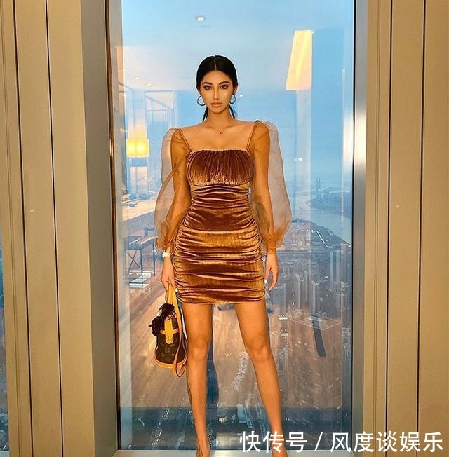 清新|连衣裙散发清新的时尚感,绽放独特魅力