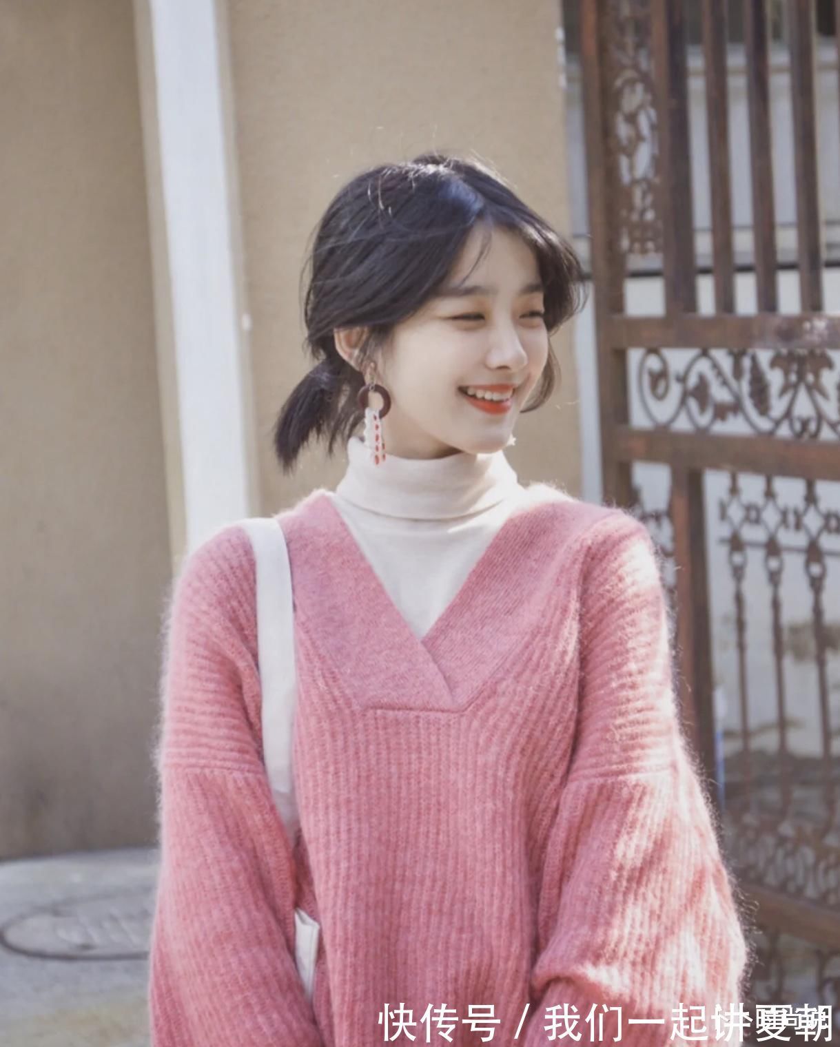 减龄|黑黄皮别穿得太暗沉,试试“这些颜色+暖白色”,温柔显白又减龄