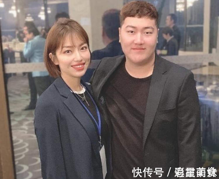 00后|登热搜!中国体坛又一位00后人生赢家220万到手+女友帮他翻译