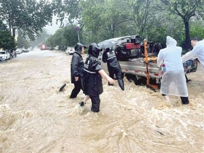 暴雨|爱比雨大 暴雨灾情下的无声大爱