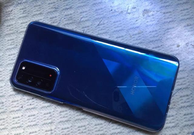 热销|“烂大街”的三款华为手机,其中两款仍在热销中