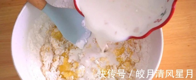 浸奶式面包从未吃过这样的面包，外形丑，口感比蛋糕还软嫩！