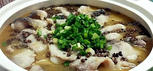 麻辣|天越热越想吃的一道菜，麻辣酸爽开胃，5分钟教会你做酸菜鱼！