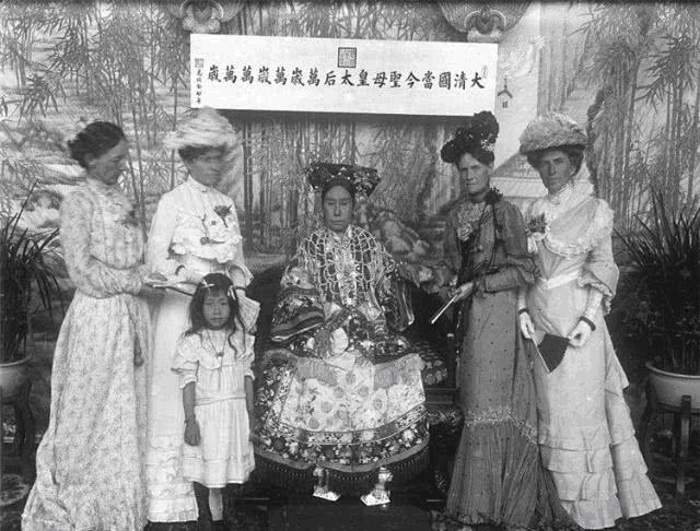 晚清|晚清名媛绝版照片:原来慈禧太后也是拍照狂人,婉容皇后端庄秀美