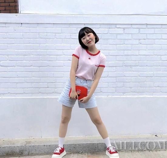 浅色|微胖妹子夏日穿搭太苦恼 浅色服装搞定清凉风搭配